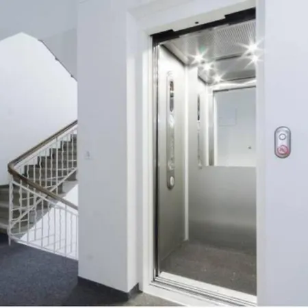 Daire Urban Oasis With Queen Bed And View Be-39 *