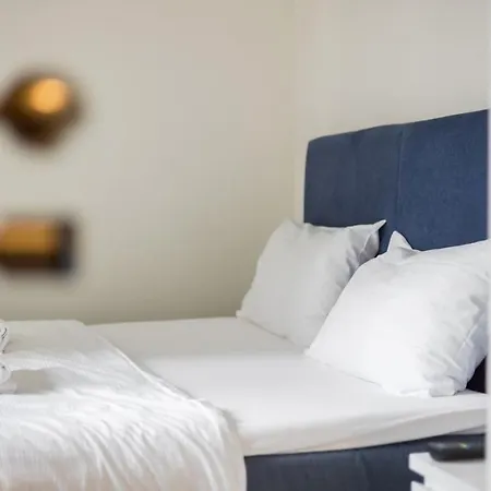 Daire Urban Oasis With Queen Bed And View Be-39 *