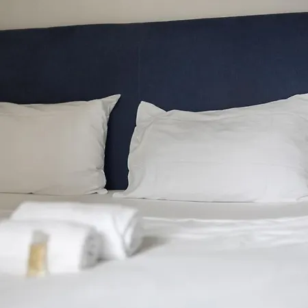 Daire Urban Oasis With Queen Bed And View Be-39 *